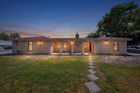 201 Sichler Rd SW, Los Lunas, NM 87031