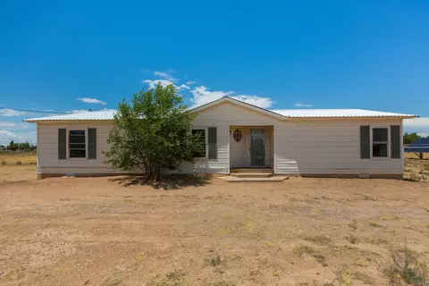 8 Diamondback Ln, Los Lunas, NM 87031