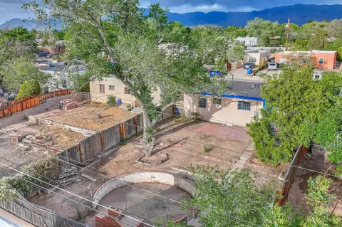 1311 Dartmouth Dr NE, Albuquerque, NM 87106