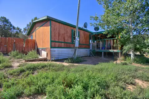 182 County Road A102, Edgewood, NM 87015