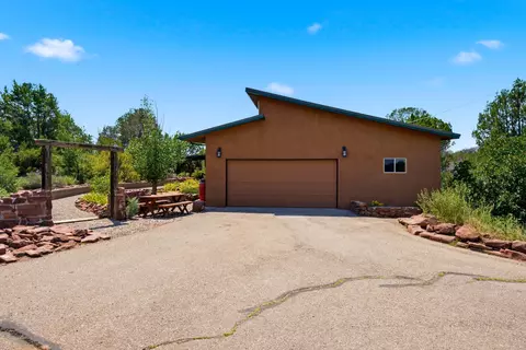 54 Baillo Dr, Tijeras, NM 87059