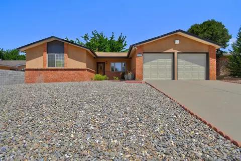 7553 Capulin Rd NE, Albuquerque, NM 87109