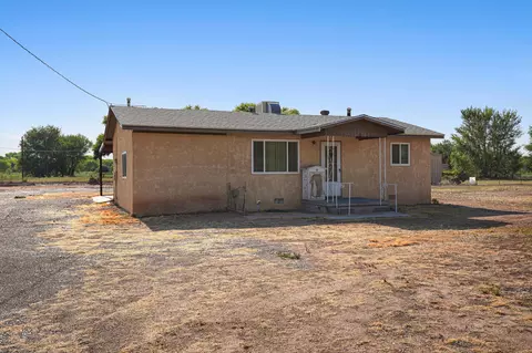 3 Ernesto Ln, Los Lunas, NM 87031