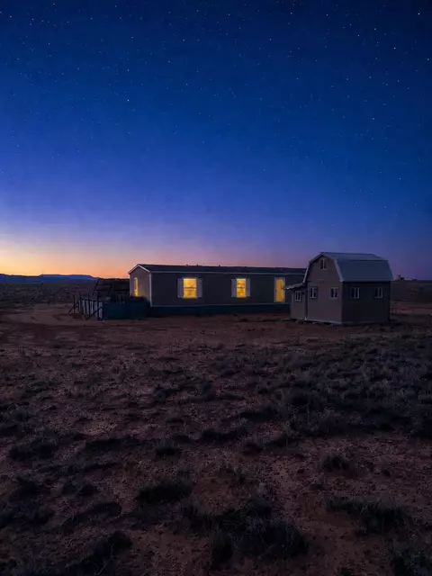 52 Zorro Rd, Laguna, NM 87026