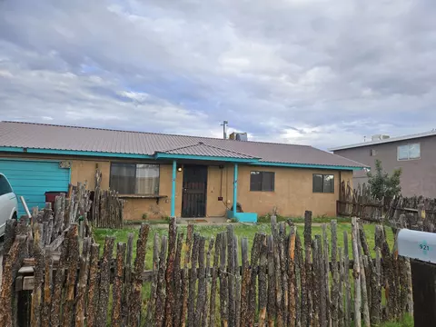 921 Impala Dr, Belen, NM 87002
