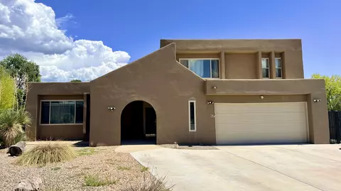 9616 Candle Ln NE, Albuquerque, NM 87111