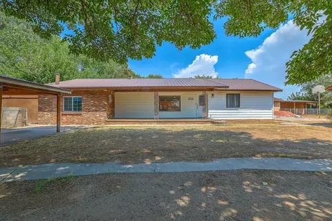 330 Sego Lily St, Bosque Farms, NM 87068