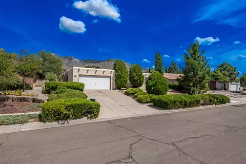 4108 Blue Ridge Pl NE, Albuquerque, NM 87111