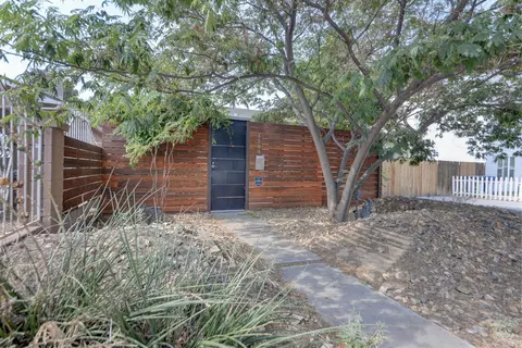 1104 Iron Ave SW, Albuquerque, NM 87102