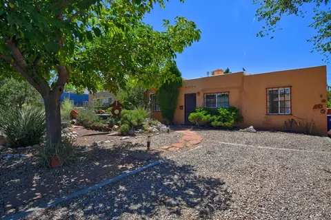 303 Tulane Dr SE, Albuquerque, NM 87106