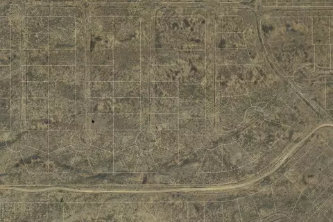 30 South Rio Del Oro Loop # 26, Los Lunas, NM 87031