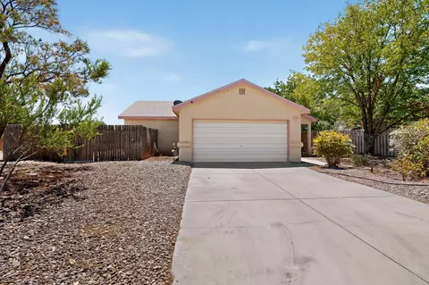 18 Timothy Ct, Los Lunas, NM 87031