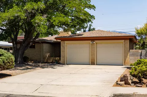 720 Manzano St NE, Albuquerque, NM 87110
