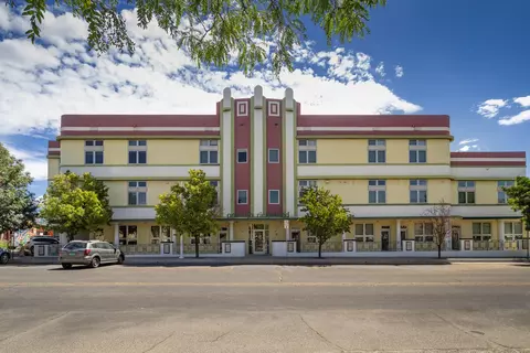110 Richmond Dr SE UNIT 204, Albuquerque, NM 87106