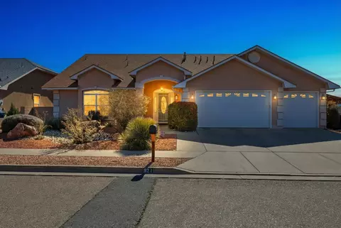 921 Pinzon St NW, Los Lunas, NM 87031