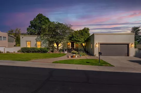 9806 Greenbrier Rd NE, Albuquerque, NM 87111