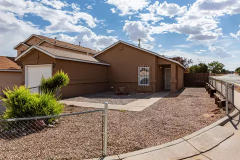 1335 Ojo Sarco St SW, Albuquerque, NM 87121