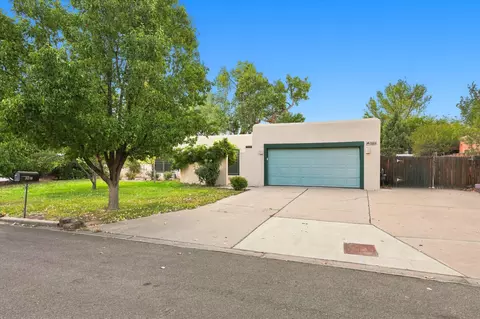 3219 La Mancha Dr NW, Albuquerque, NM 87104