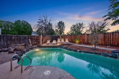 911 Palmas Altas Dr SE, Rio Rancho, NM 87124