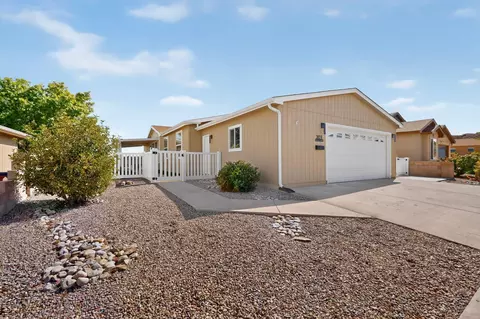 303 Sunrise Bluffs Dr, Belen, NM 87002