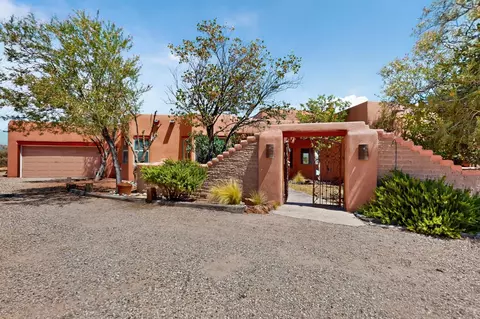 105 Keira Ct, Corrales, NM 87048