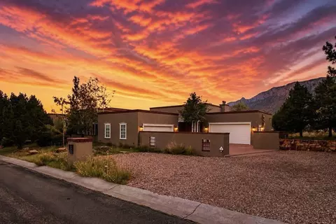 13401 Pino Canyon Pl NE, Albuquerque, NM 87111