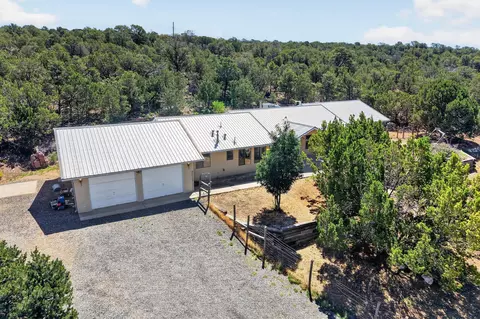 51 Crestview Rd, Edgewood, NM 87015