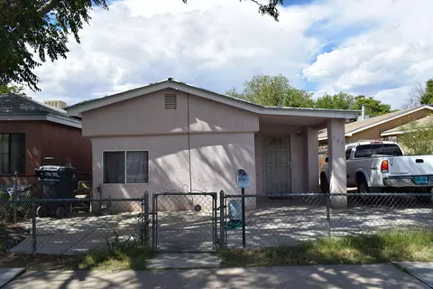 909 Pacific Ave SW, Albuquerque, NM 87102