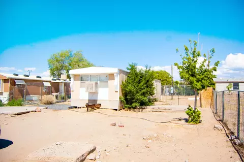4004 Wallace St SE, Albuquerque, NM 87105