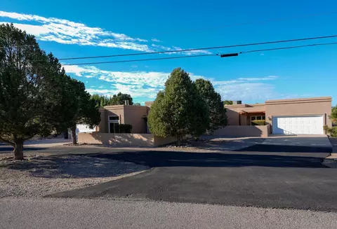 9174 Signal Ave NE, Albuquerque, NM 87122