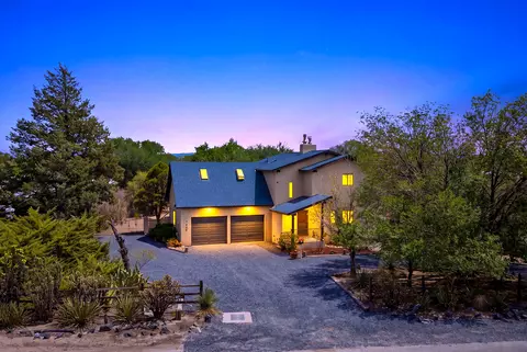 5608 Don Felipe Ct SW, Albuquerque, NM 87105