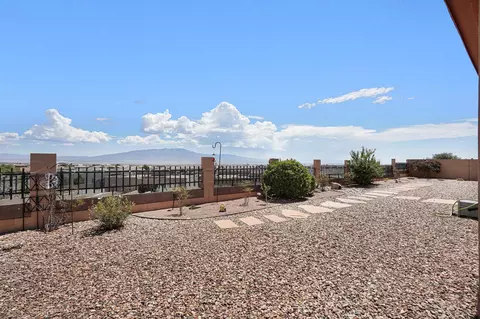 5545 Pikes Peak Loop NE, Rio Rancho, NM 87144