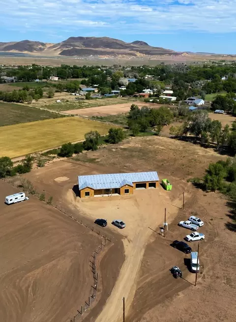 3 Crane Ct, Los Lunas, NM 87031