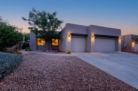 7312 Hawthorn Ave NE, Albuquerque, NM 87113