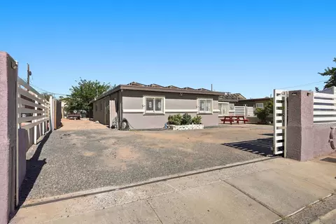 308 62nd St NW, Albuquerque, NM 87105