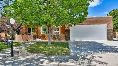 7305 Freedom Ct NE, Albuquerque, NM 87109