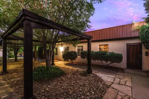 533 Valencia Dr SE, Albuquerque, NM 87108