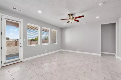 6109 Goldenseal Ct NW, Albuquerque, NM 87120