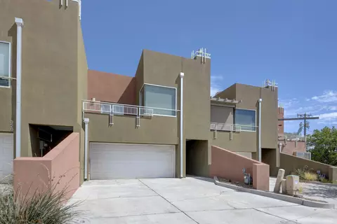332 Valverde Dr SE, Albuquerque, NM 87108