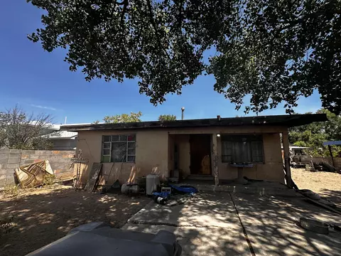 2804 Justo Rd SW, Albuquerque, NM 87105
