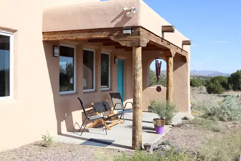 42 Longhorn Dr, Magdalena, NM 87825