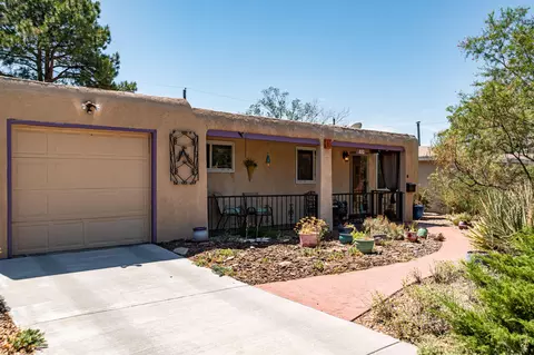5604 Arvilla Ave NE, Albuquerque, NM 87110