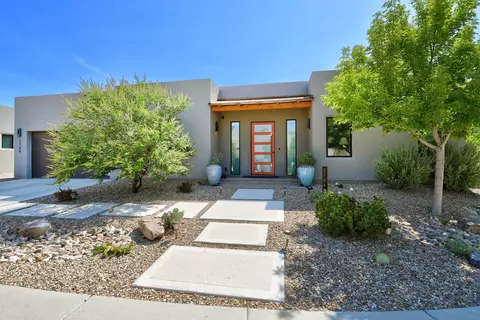 2704 Kayla Ln NW, Albuquerque, NM 87104