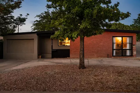 3114 Morningside Dr NE, Albuquerque, NM 87110