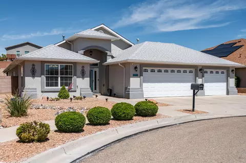1260 Blanca Ave NW, Los Lunas, NM 87031