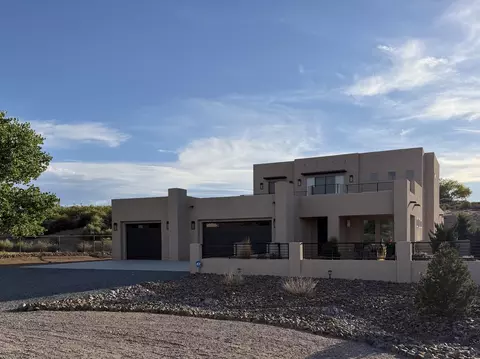 90 Camino De Claudio, Corrales, NM 87048