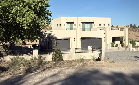90 Camino De Claudio, Corrales, NM 87048
