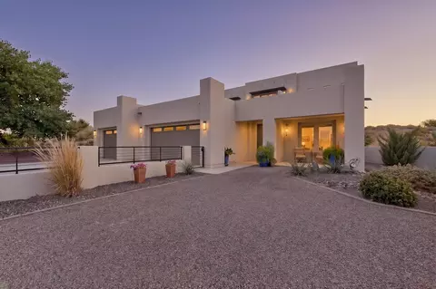90 Camino De Claudio, Corrales, NM 87048