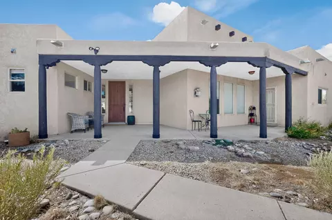 3 Sandia Mountain Ranch Dr, Tijeras, NM 87059