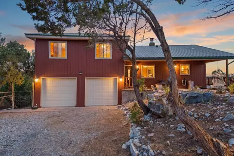 17 Tejon Dr, Tijeras, NM 87059